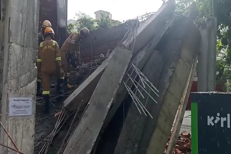 भागी शिवारात निर्माणाधीन इमारतीचा स्लॅब कोसळून भीषण अपघात ; एका मजुराचा मृत्यू, ३ गंभीर जखमी