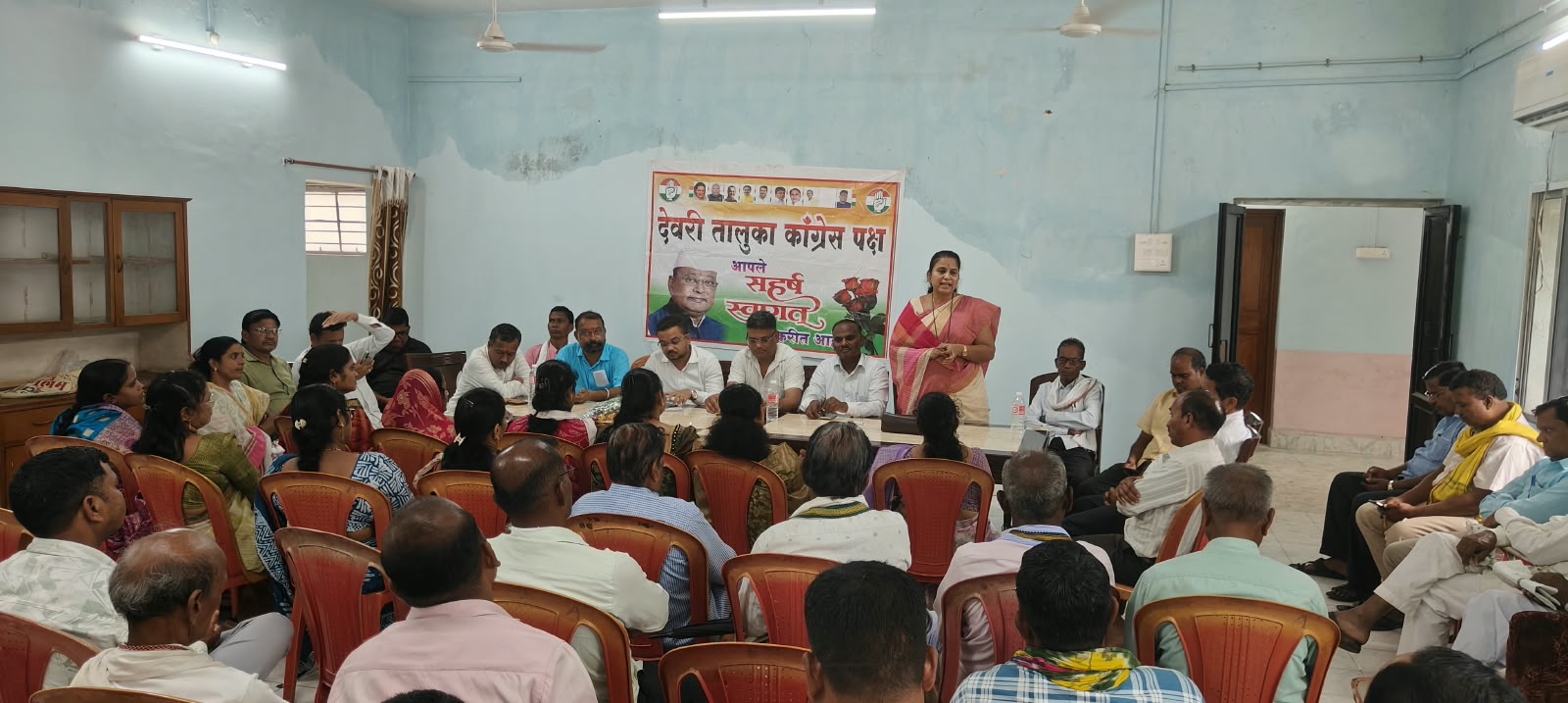 देवरीत जनहितार्थ विविध मागण्यांसाठी देवरी शहर काँग्रेस कमिटी आक्रमक; उपविभागीय अधिकाऱ्यांना दिले निवेदन